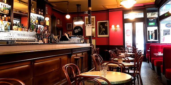BAR BRASSERIE LICENCE 4 À VENDRE 